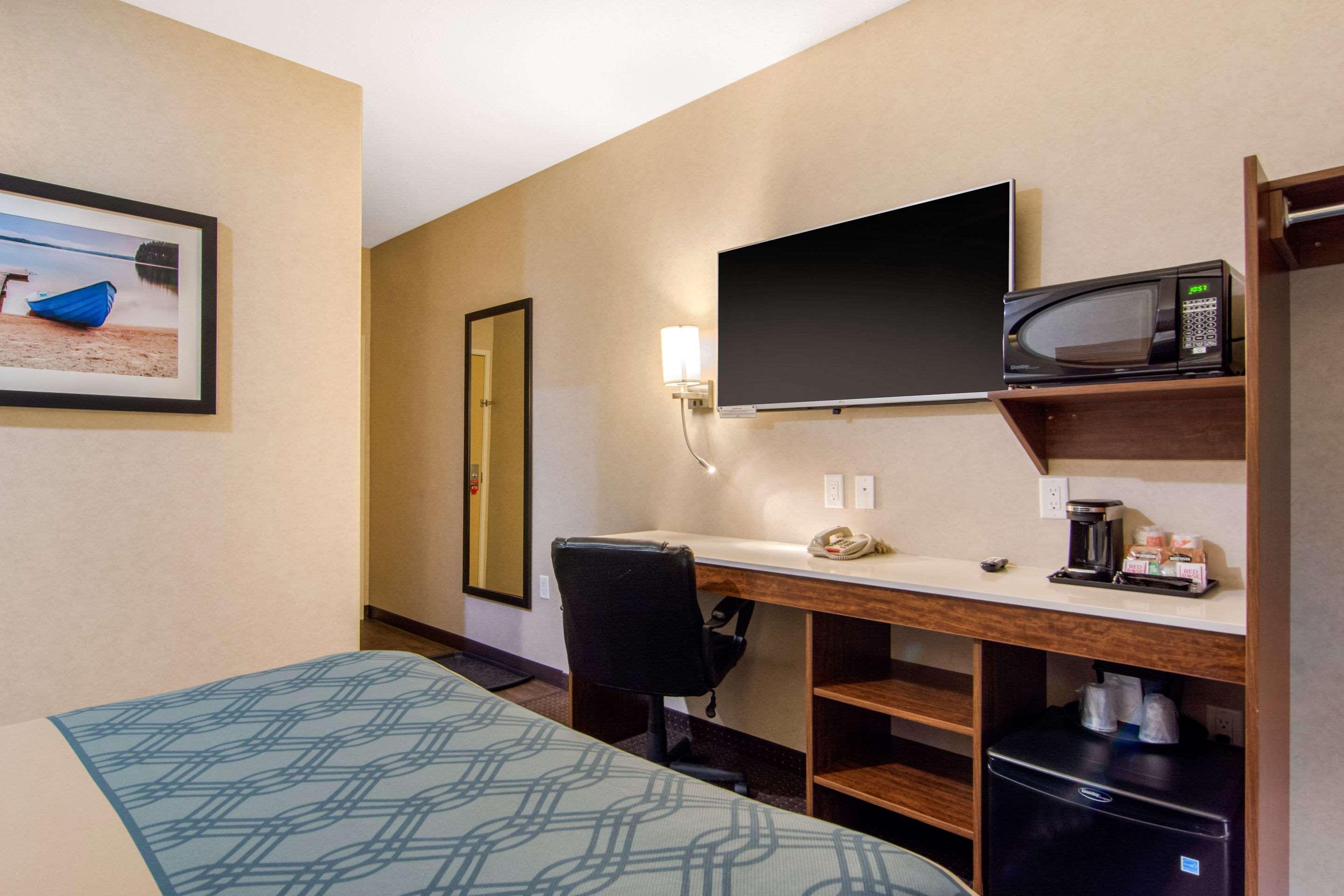 อีโคโน ลอดจ์ Hotel Fox Creek ภายนอก รูปภาพ