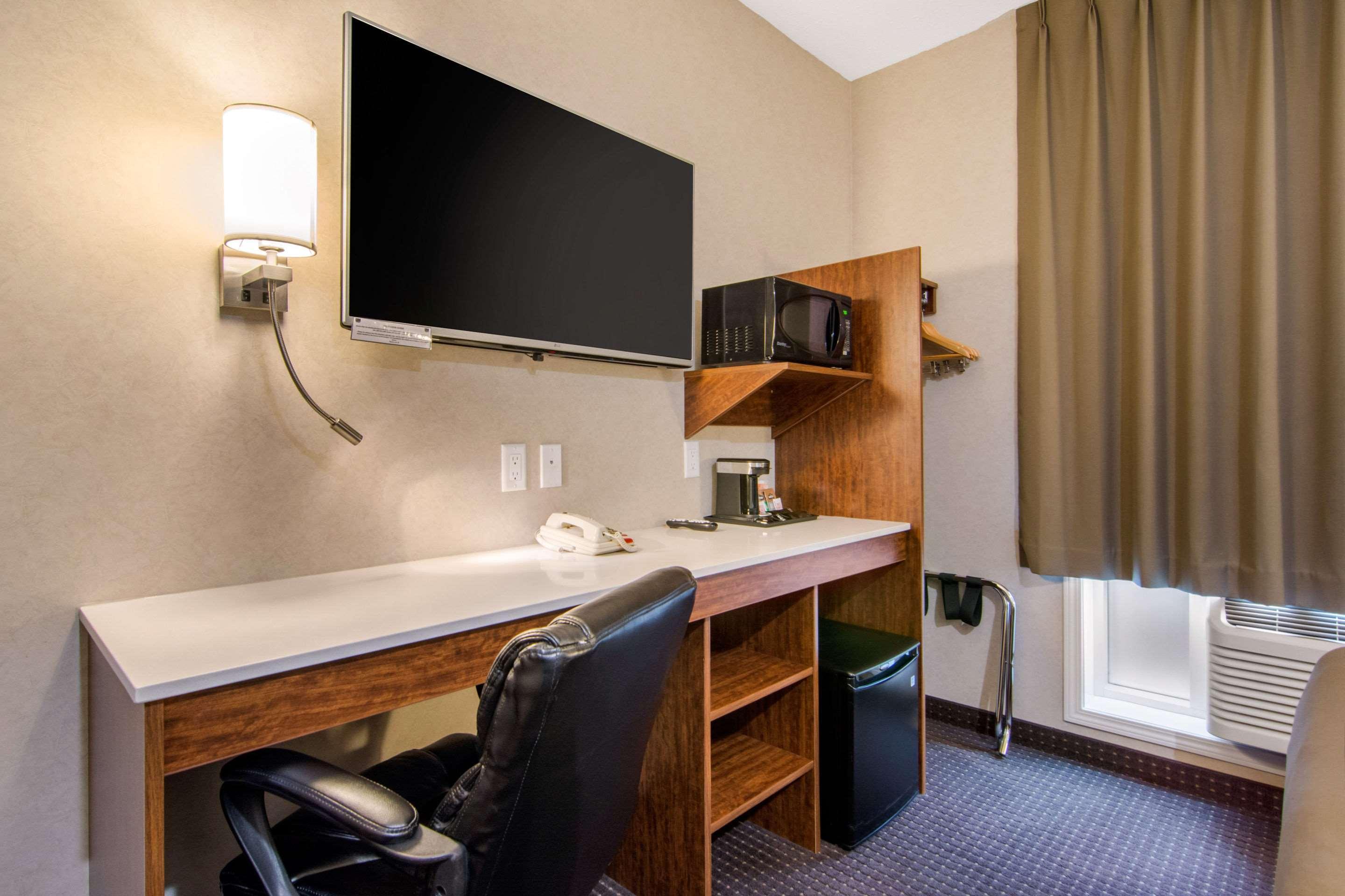 อีโคโน ลอดจ์ Hotel Fox Creek ภายนอก รูปภาพ