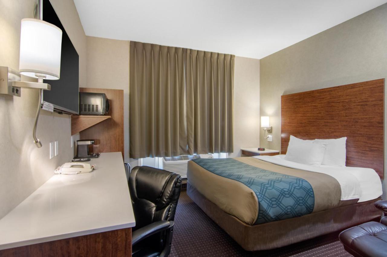 อีโคโน ลอดจ์ Hotel Fox Creek ภายนอก รูปภาพ